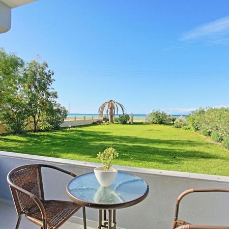 Villa Maria On The Beach 阿查拉维 外观 照片